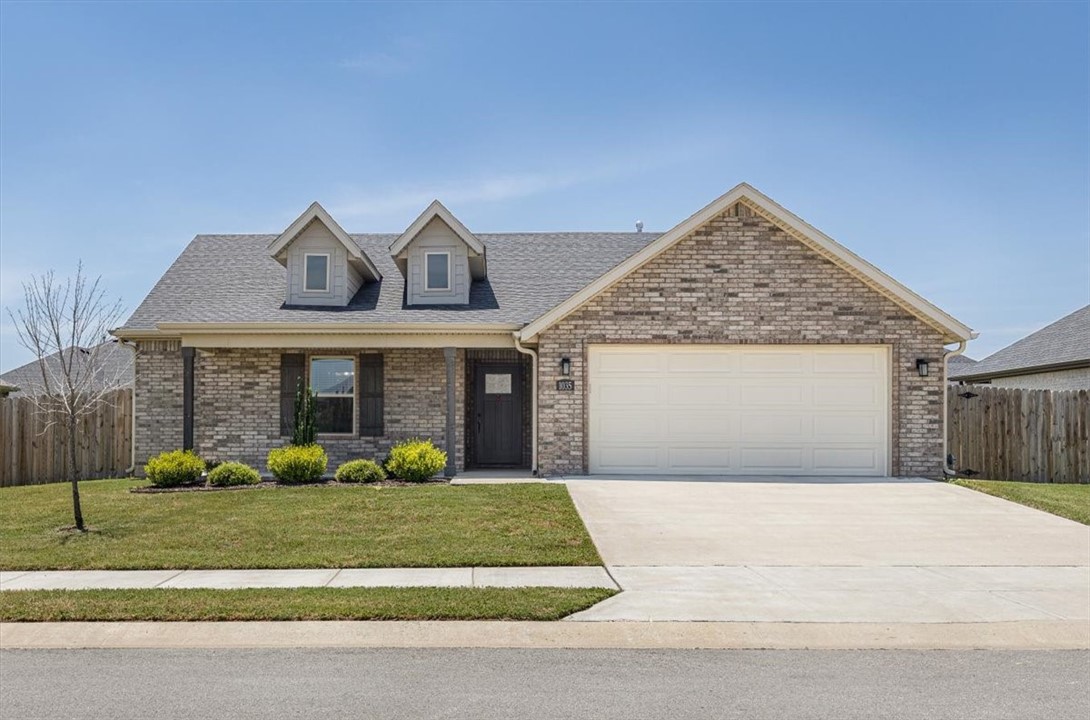 Madden St, Tontitown, AR 72762