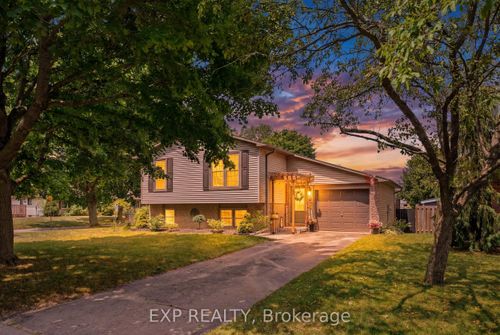 72 Crestlynn Cres, Simcoe, ON, N3Y4X3 | Card Image