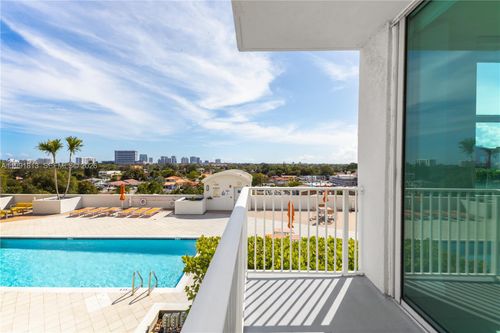 601-3180 Coral Way, Miami, FL, 33145-3246 | Card Image