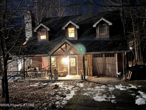 17 Creek Cir, Hazleton, PA, 18202-2202 | Card Image