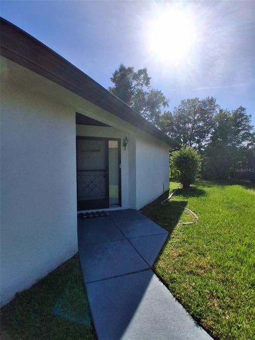 8 Lago Vista Pl, Palm Coast, FL, 32164-7721 | Card Image