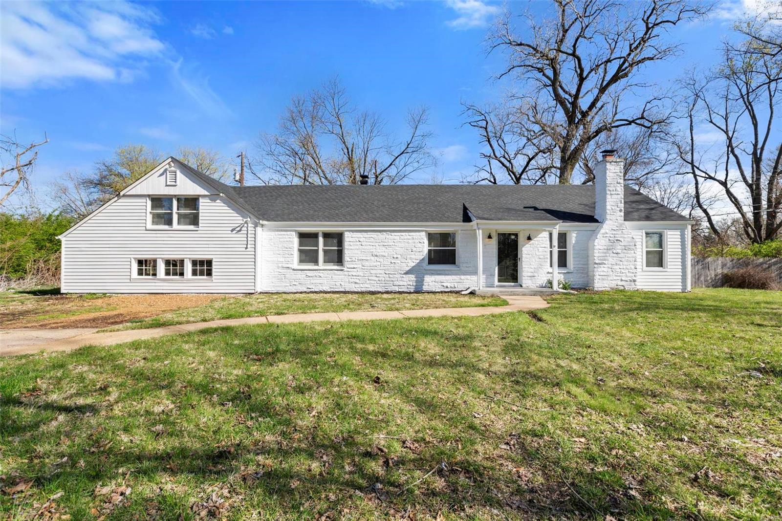 Farmview Ave, Saint Louis, MO 63138