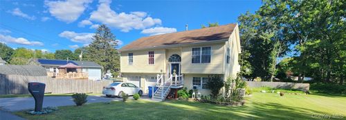 5 Magar St, Middletown, NY, 10940-6704 | Card Image