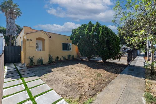 9534 Deeble St, South Gate, CA, 90280-4208 | Card Image