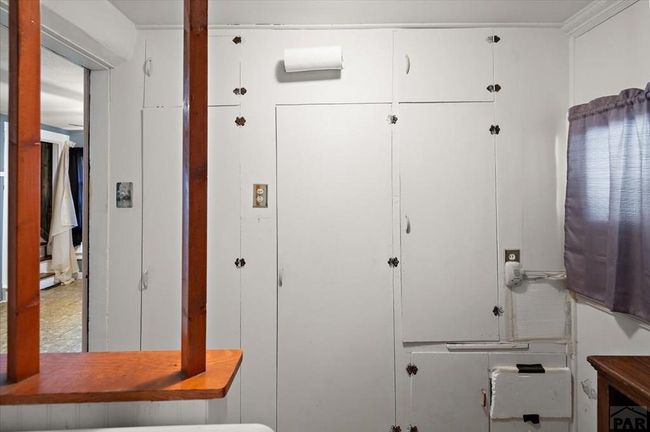 Built-in Cabinets in Laundry Room | Image 35