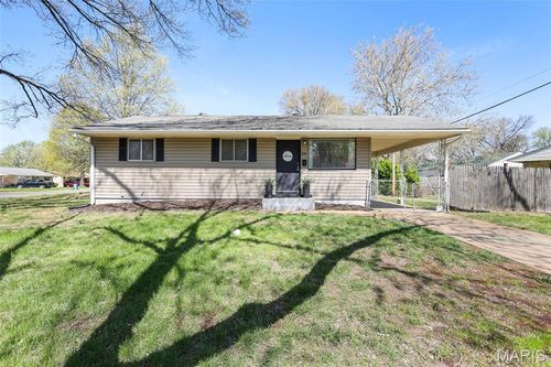 35 Florissant Park Dr, Florissant, MO, 63031-4013 | Card Image