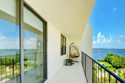 PH-711 - 3460 S Ocean Boulevard, Condo with 2 bedrooms, 2 bathrooms and null parking in Palm Beach FL | Image 3