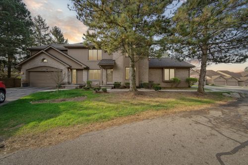 29691 Sierra Pointe Cir, Farmington Hills, MI, 48331-1480 | Card Image