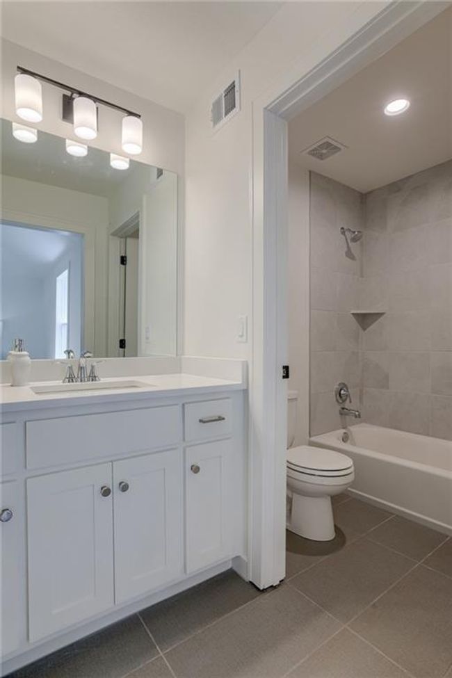 17500 Acton St, House other with 5 bedrooms, 6 bathrooms and null parking in Overland Park KS | Image 32
