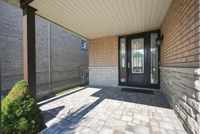 1090 Tupper Dr, House other with 3 bedrooms, 3 bathrooms and 4 parking in Milton ON | Image 3