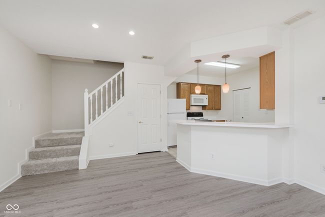 8422 Enclave Blvd, Condo with 2 bedrooms, 3 bathrooms and null parking in Fishers IN | Image 11