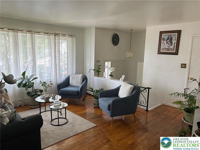 Living Room | Image 4