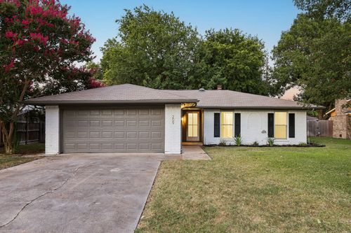 209 Sioux St, Keller, TX, 76248-2444 | Card Image