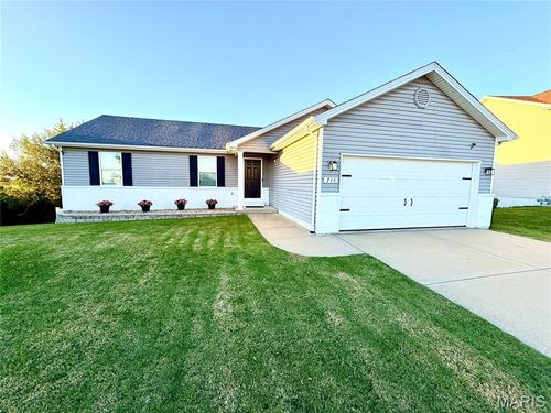 711 Ward, Waterloo, IL, 62298-1087 | Card Image