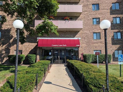 202-1460 Fairlane Dr, Schaumburg, IL, 60193-3530 | Card Image