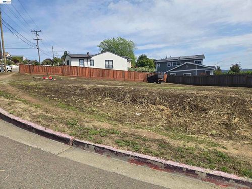 corner Hills Rd, Castro Valley, CA, 94546 | Card Image