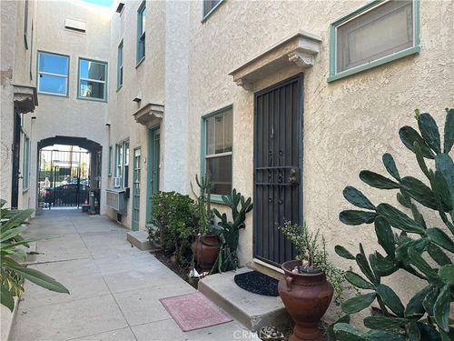 8-1738 E 4th St, Long Beach, CA, 90802 | Card Image