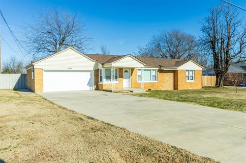 4001 Pearl Way, Del City, OK, 73115 | Card Image