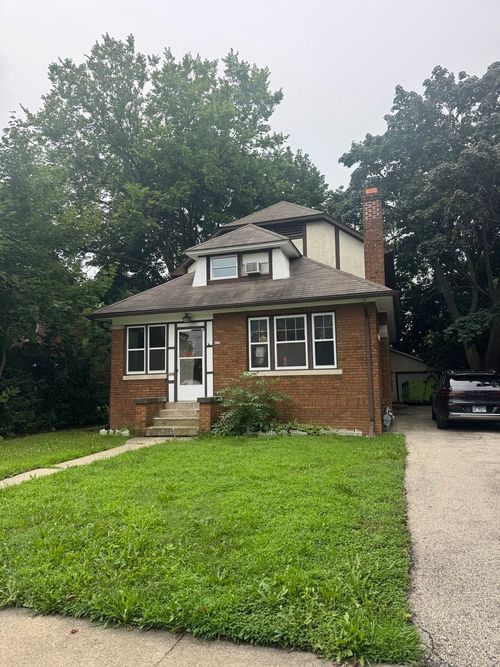 621 W Keith Ave, Waukegan, IL, 60085-1819 | Card Image