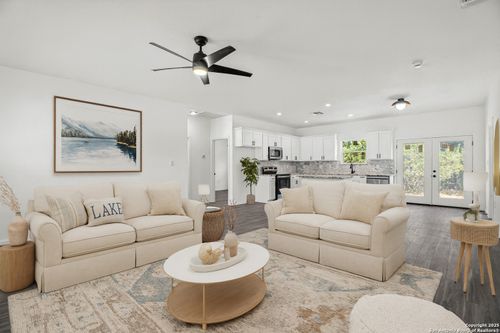 1130 Green Hill Dr, Canyon Lake, TX, 78133-3592 | Card Image