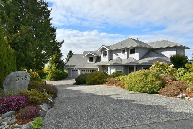 375 Vernon Place, House other with 5 bedrooms, 4 bathrooms and 5 parking in Gibsons BC | Image 2