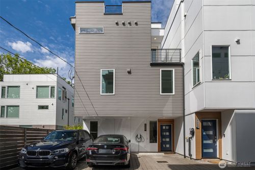 a-2706 S Washington St, Seattle, WA, 98144-2458 | Card Image
