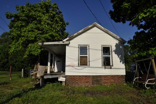 211 S Sterling St, Streator, IL, 61364-3017 | Card Image