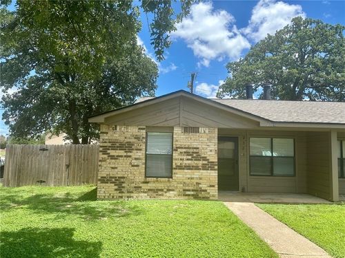 2301 W Creek Ln, College Station, TX, 77845-6540 | Card Image
