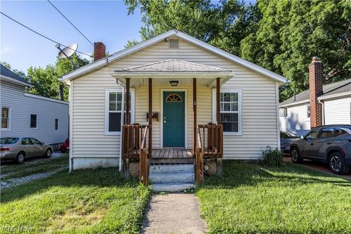 143 E Central Ave, Ravenna, OH, 44266-2201 | Card Image