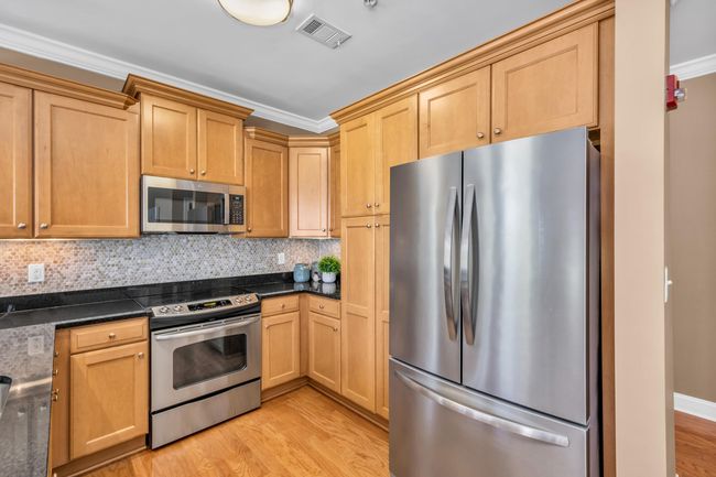 APT-101 - 3520 Central Ave, Condo with 2 bedrooms, 3 bathrooms and null parking in Memphis TN | Image 9