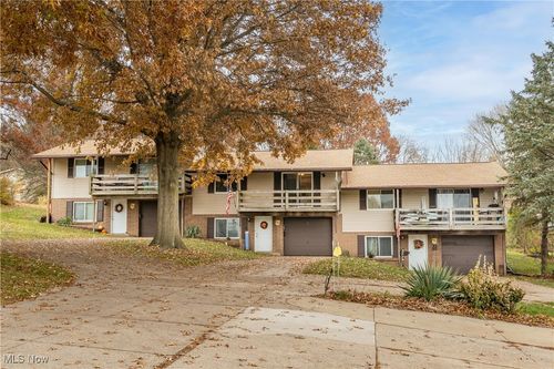 4529-4533 Camelot Cir, Uniontown, OH, 44685-9637 | Card Image