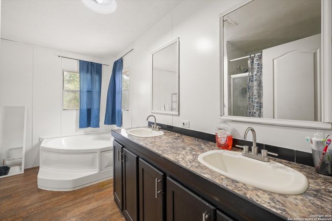 157 County Road 6816, House other with 4 bedrooms, 2 bathrooms and null parking in Natalia TX | Image 20