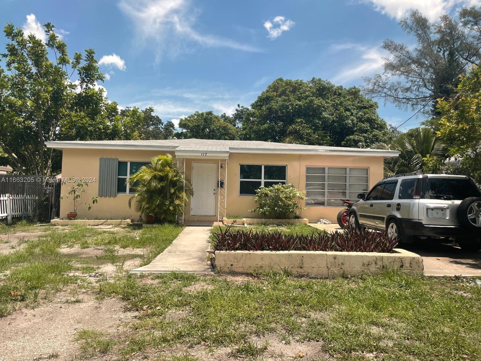4th St, Hallandale Beach, FL 33009