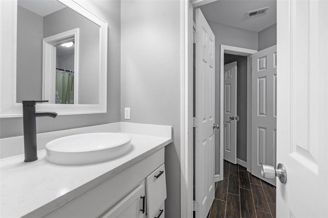 718 S Diamondhead Blvd, House other with 5 bedrooms, 4 bathrooms and null parking in Crosby TX | Image 31
