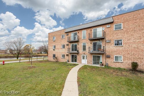 359-159 W Elk Trl, Carol Stream, IL, 60188-9377 | Card Image