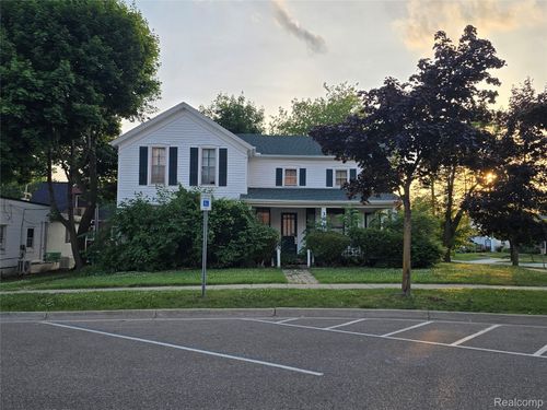 329 N Main St, Davison, MI, 48423-1433 | Card Image