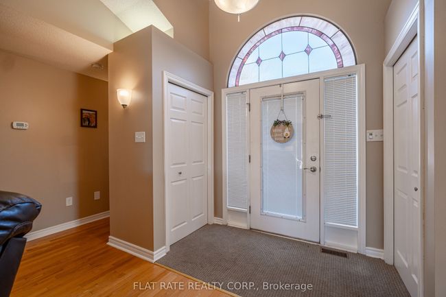 10 Hillview Dr, House other with 5 bedrooms, 3 bathrooms and 4 parking in Bobcaygeon ON | Image 4