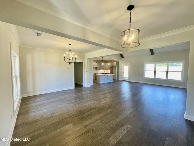 Dining Area/Living | Image 5