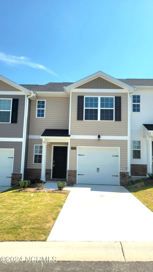 2707 Gracie Ln, Carthage, NC, 28327-2518 | Card Image