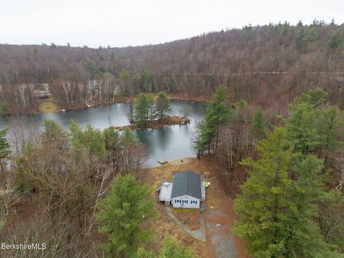 313 Winter Dr, Becket, MA, 01223-3342 | Card Image