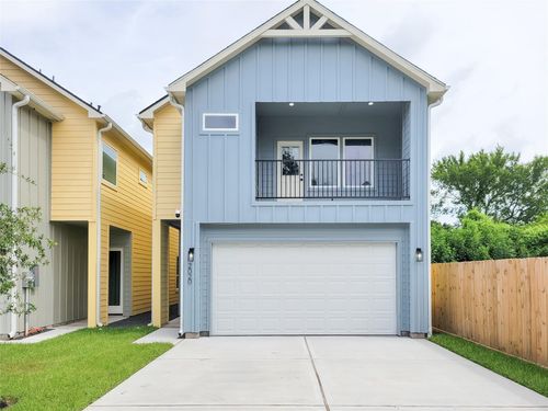 2020 Wavell St, Houston, TX, 77088-4624 | Card Image