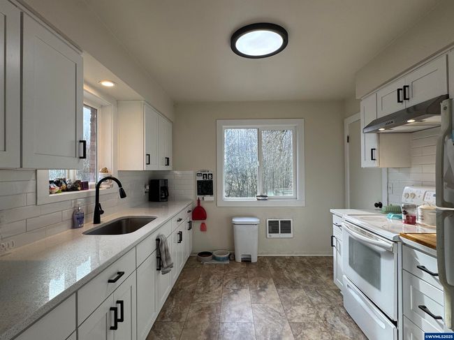 262 W Main St, Home with 5 bedrooms, 0 bathrooms and null parking in Alsea OR | Image 36