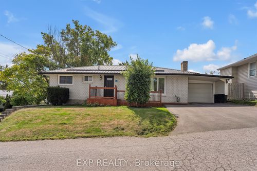 11 Concession Rd, Frankford, ON, K0K2C0 | Card Image