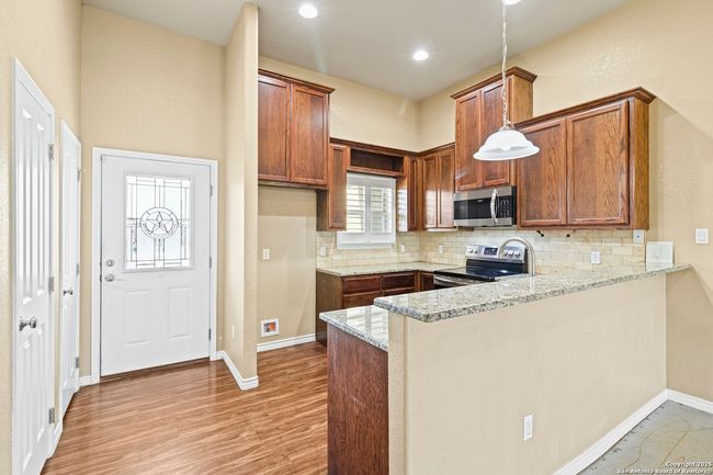 1B - 118 Navarro Crossing Rd, Condo with 3 bedrooms, 2 bathrooms and null parking in Seguin TX | Image 4