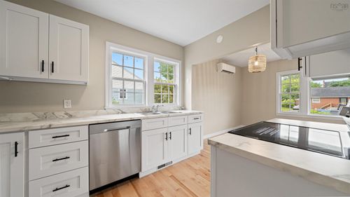 6 Birchfield Cres, Halifax, NS, B3R2E7 | Card Image