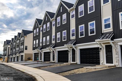 16 Meredith Way, CARLISLE, PA, 17013-8798 | Card Image