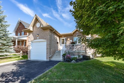 30 Brookside St, Millbrook, ON, L0A1G0 | Card Image