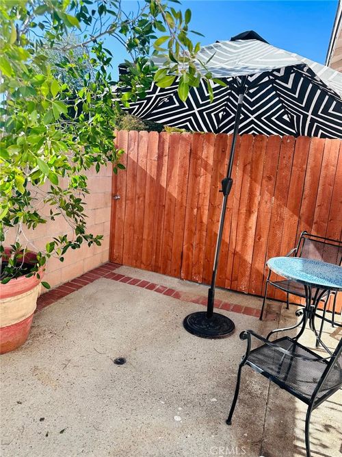 18155 Schoenborn, Northridge, CA, 91325 | Card Image