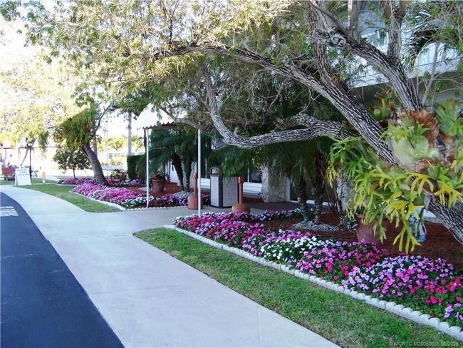 1109 Nettles Blvd, House other with 2 bedrooms, 2 bathrooms and 1 parking in Jensen Beach FL | Image 52