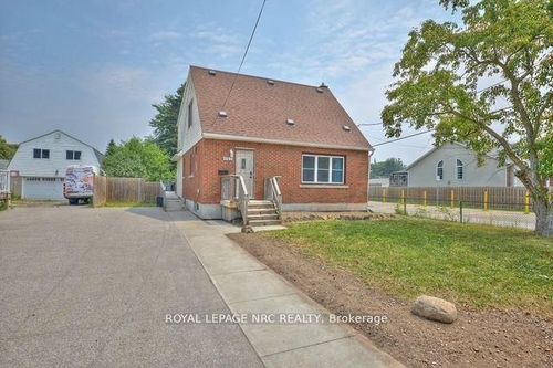 3090 Dorchester Rd, Niagara Falls, ON, L2J2Z7 | Card Image